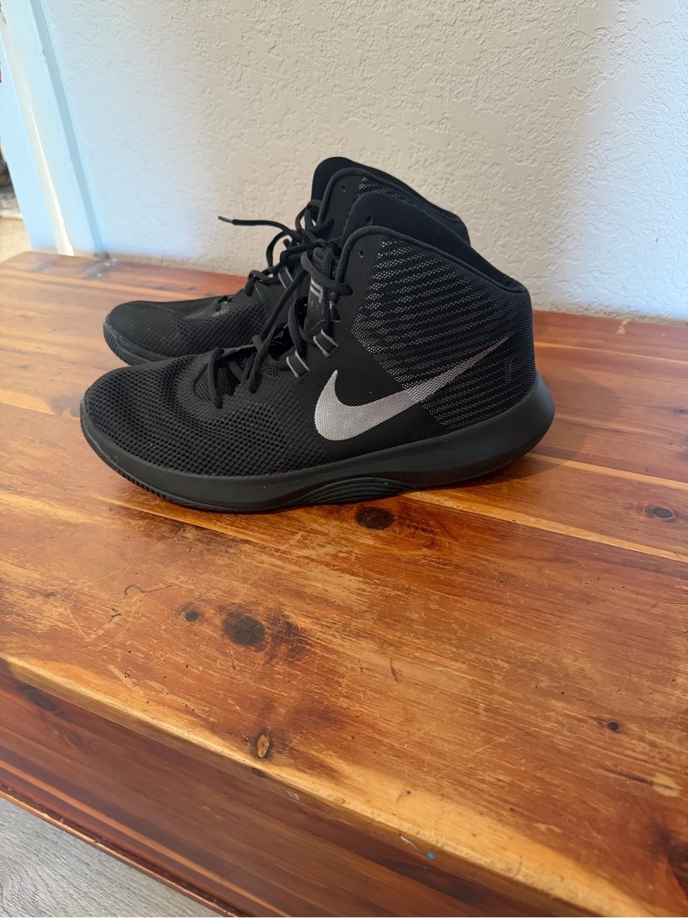 Nike Air Precision Men’s Black Athletic High-Top Shoes with Silver Swoosh